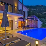 Ladin Villa