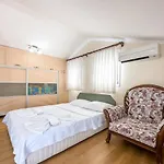 Villa Arok