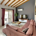 Likya Akik 2+1 Villa, Oezel Havuzlu