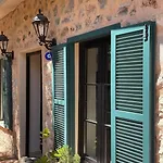Merian\'S House