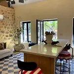 Merian\'S House