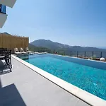 La Luccci Elite Concept