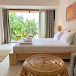 Rue Rooms