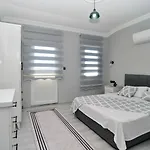 Tetra Clover Suites