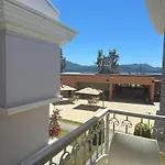 Defne Beach Suites