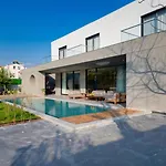 Villa Laser