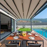 Villa Arel House