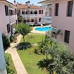 Furnished With Pool, Central Location Close To The Sea