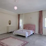 Uezuemlue Star Villa