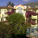 Hotel Leda