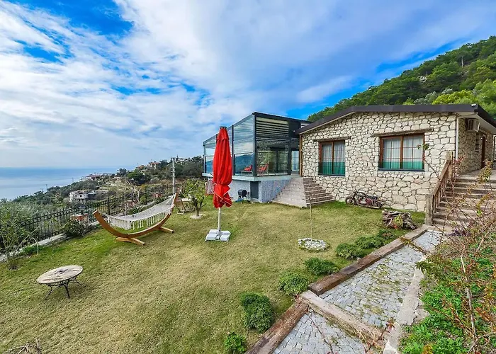 Kalabantia House