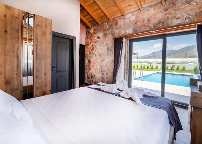 Villa Rich Stone