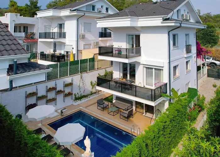 Fethiye Merkezi Dogayla Ic Ice 4+2 White Villa