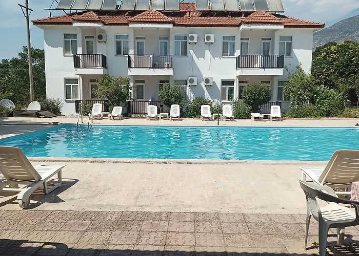 Greeneye Hotel