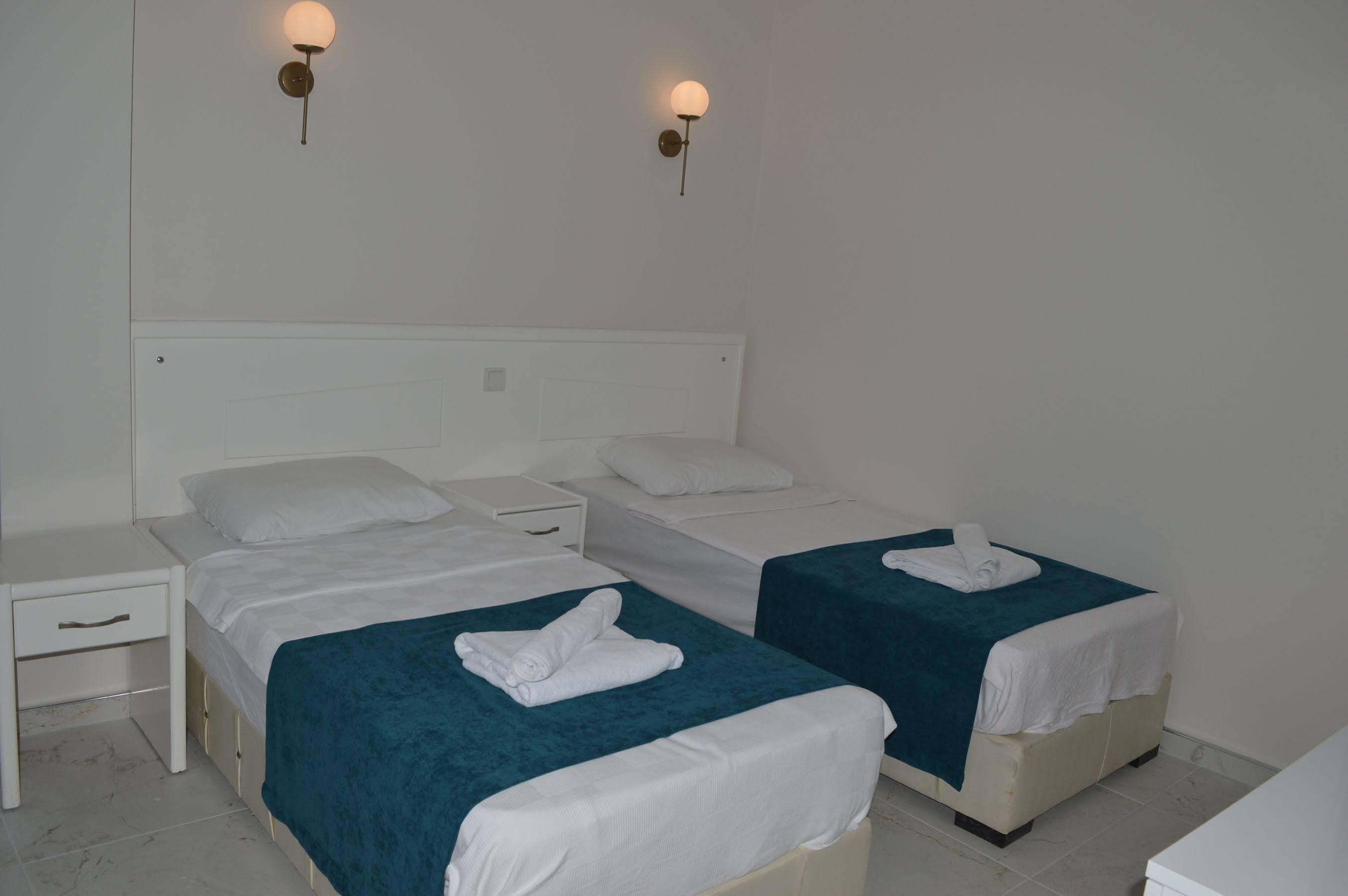 Aquila 3*