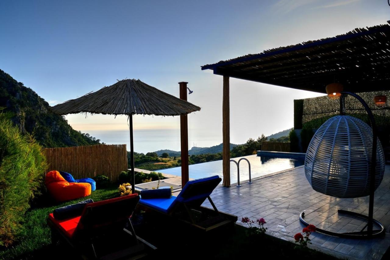 Zahira Villa *