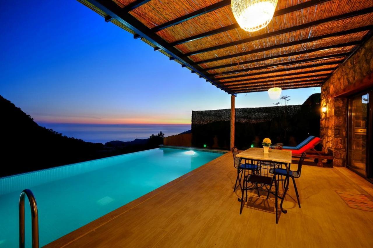 Zahira Villa *