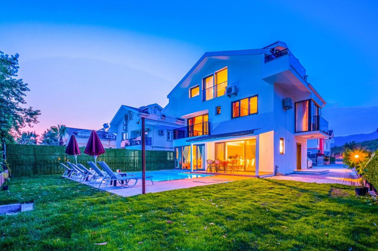 Villa Infinity Lily 2 *