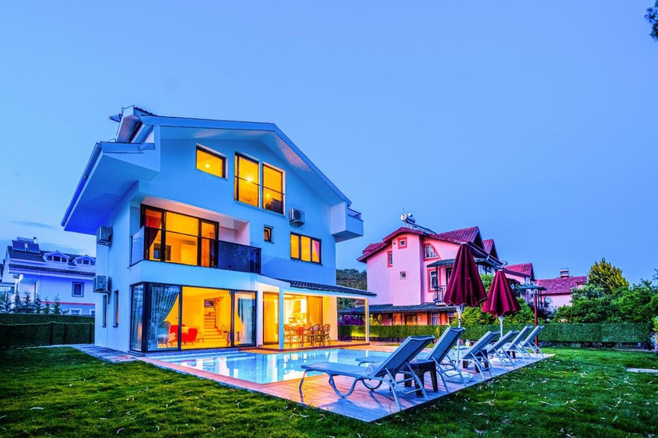 Villa Infinity Lily 2 *