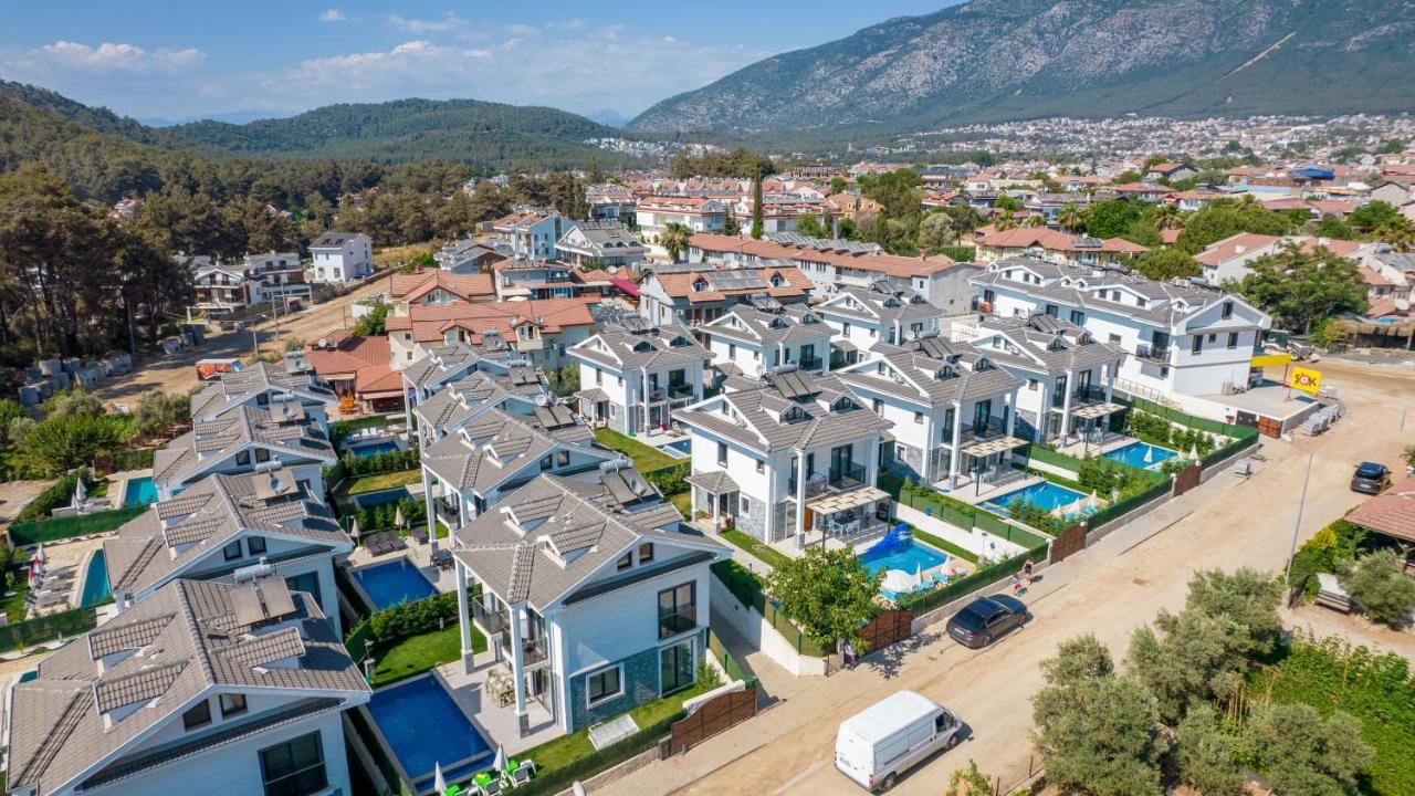 Hisaroenue'de 4 Yatak Odali Villa-villa Bahama *