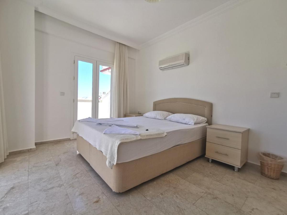 Beatrice Large Family Villa