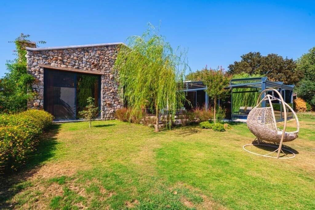 Reddoors Villa