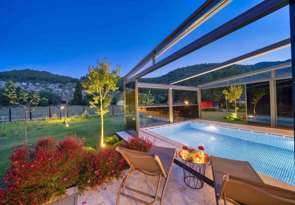 Reddoors Villa