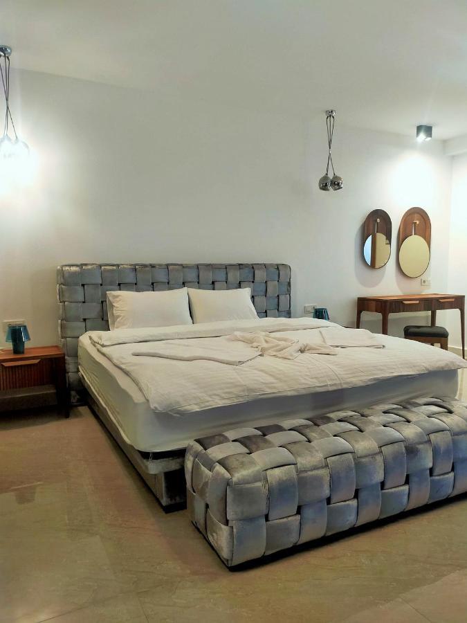 Casa Blanca Villa *