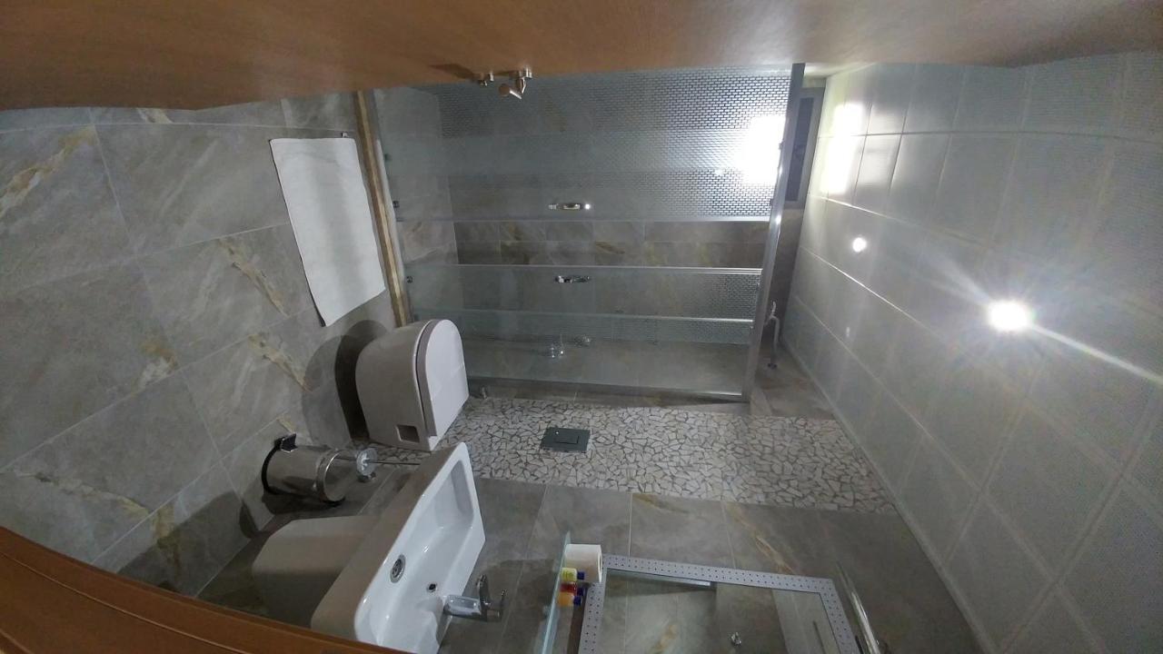 Apart Otel Arti̇m *