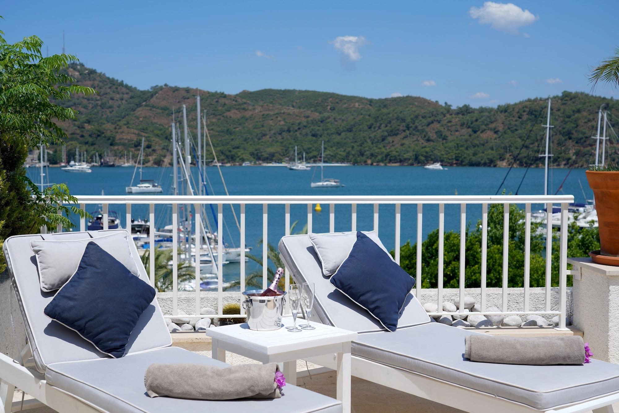 Yacht Classic - Boutique Class Otel 4*