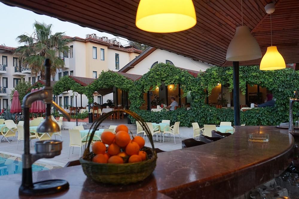 Hotel Bezay 2*