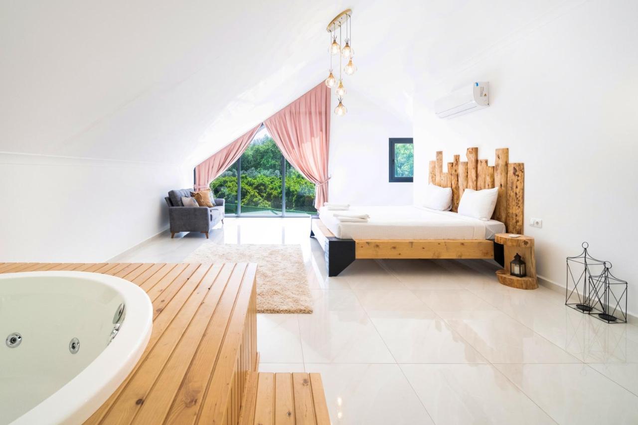 Muestakil Yuezme Havuzlu Genis Bahceli Villa Loft *