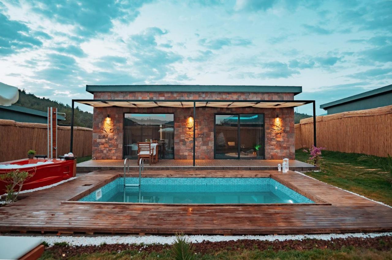 Heaven Resort Hisaroenue Villa *