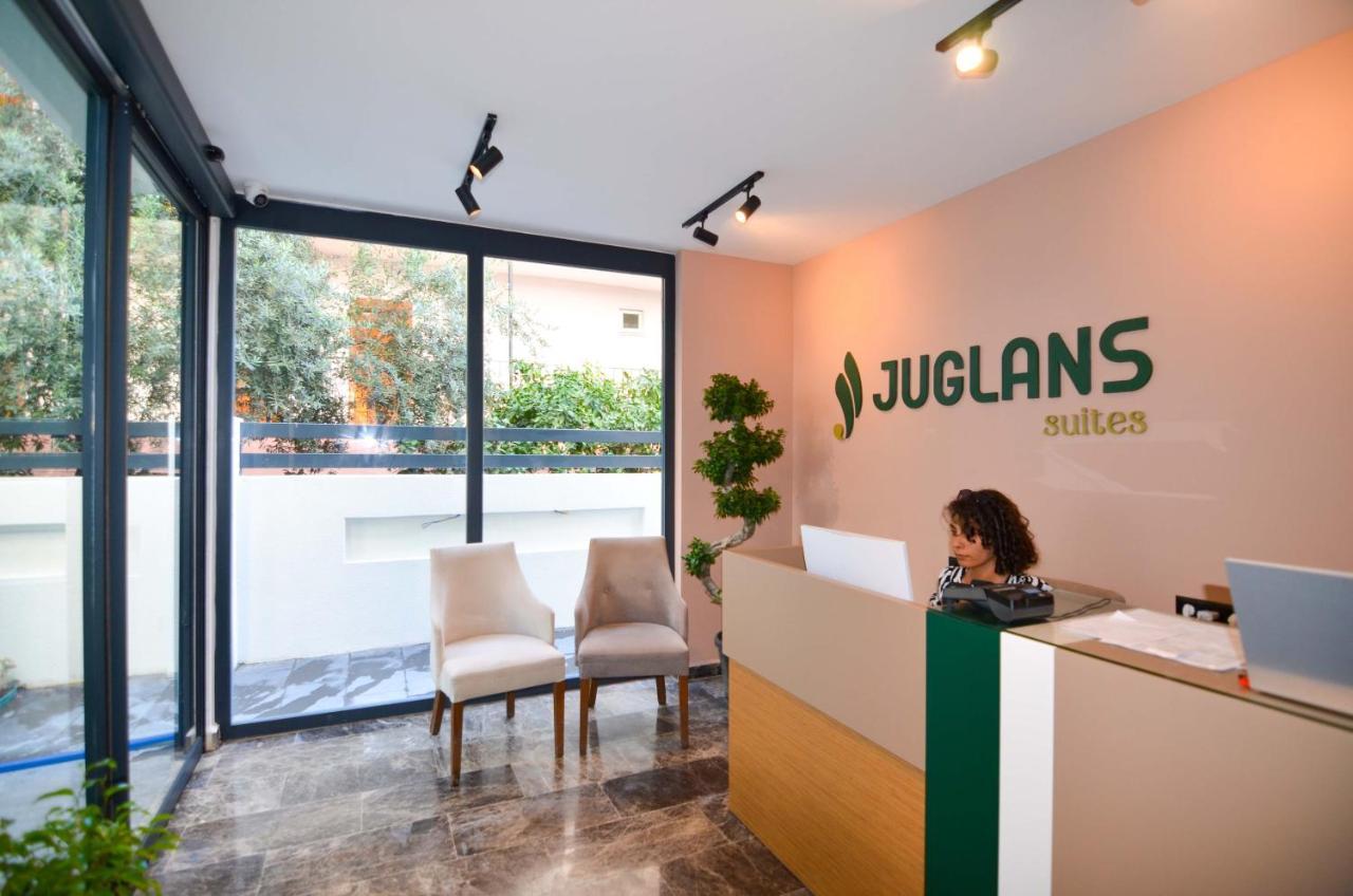 Juglans Aparthotel