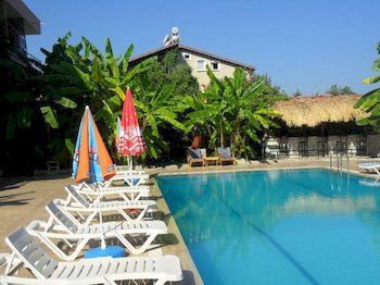 Alis Hotel 2*