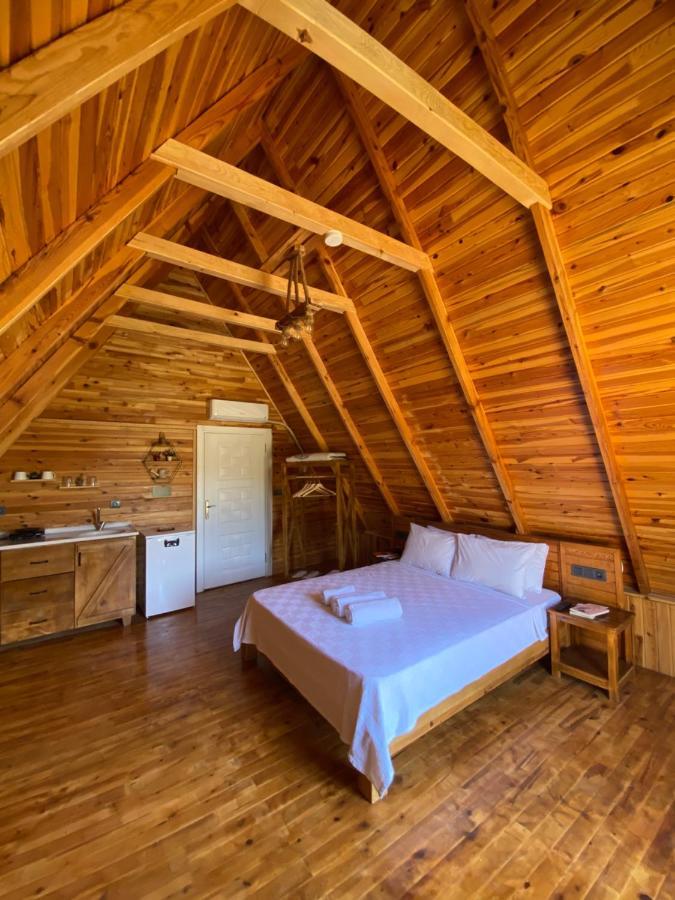 Heaven Bungalow Lodge *