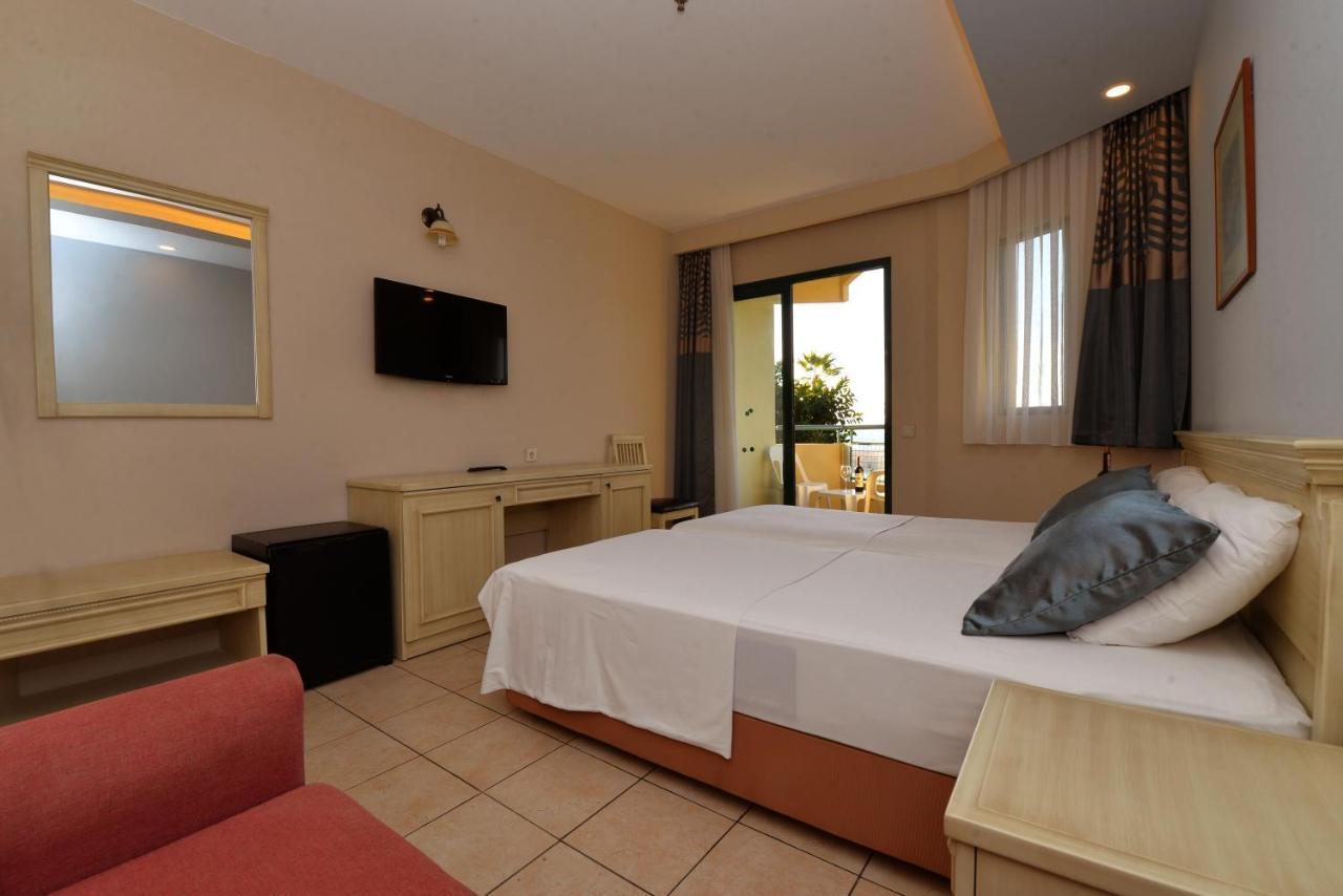 Mutlu Hotel