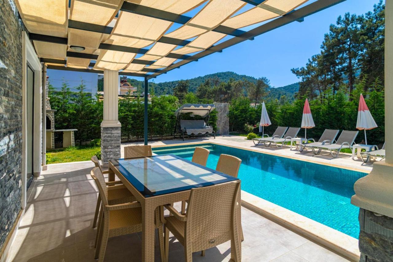 Hisaroenue'de 4 Yatak Odali Villa-villa Bahama