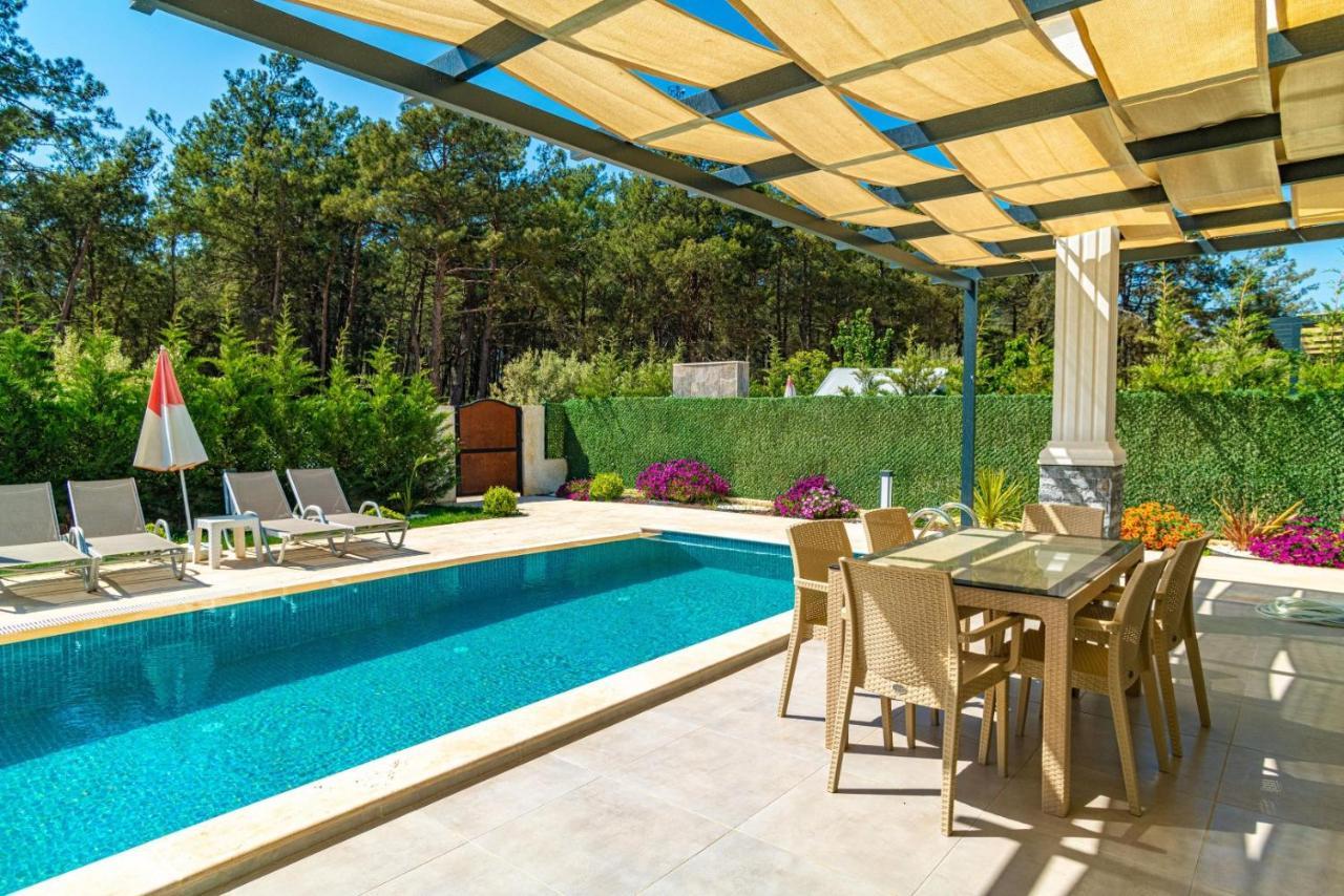 Hisaroenue'de 4 Yatak Odali Villa-villa Bahama Villa