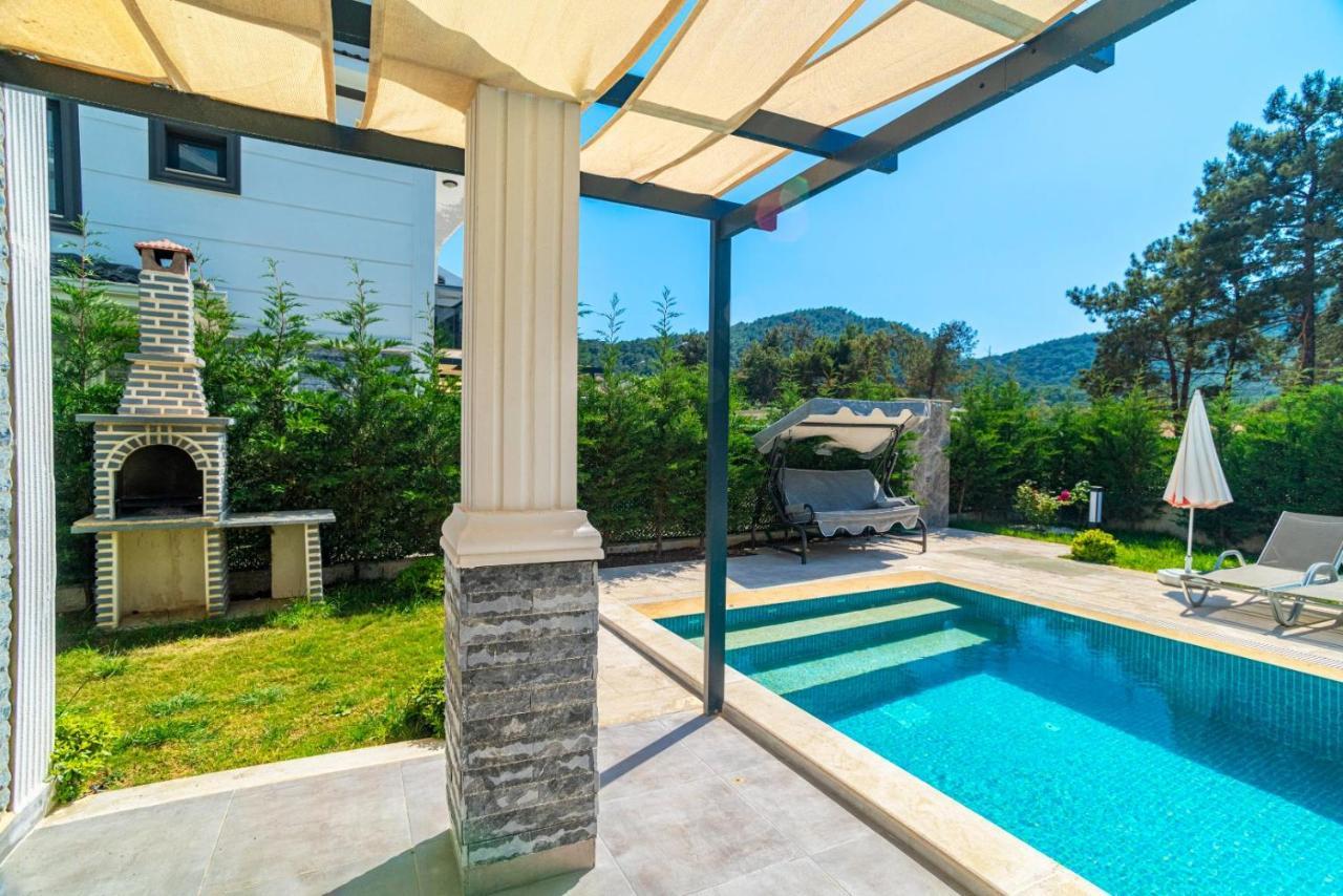 Hisaroenue'de 4 Yatak Odali Villa-villa Bahama * Fethiye