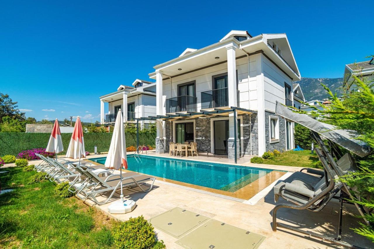 Hisaroenue'de 4 Yatak Odali Villa-villa Bahama Villa
