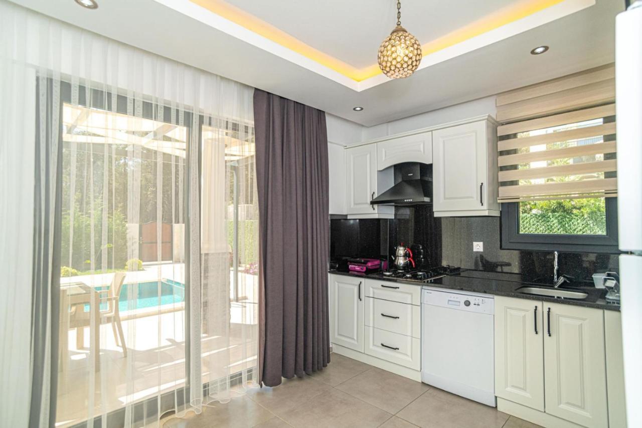 Hisaroenue'de 4 Yatak Odali Villa-villa Bahama * Fethiye