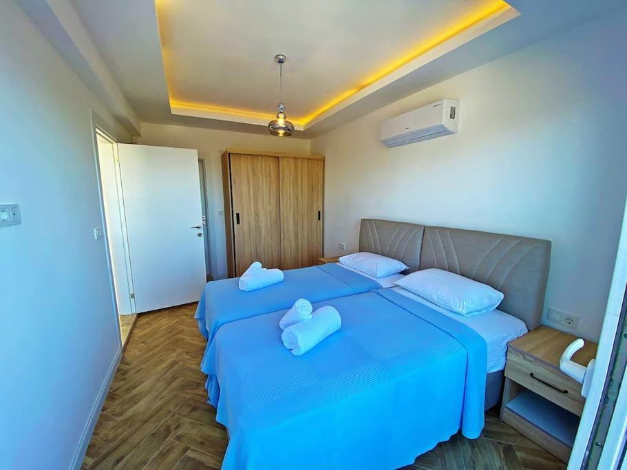Paris A Villa, Oezel Havuzlu, * Fethiye