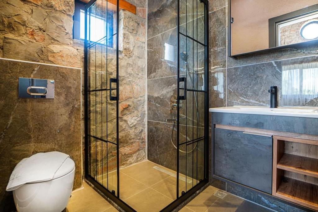 Villa Rich Stone *