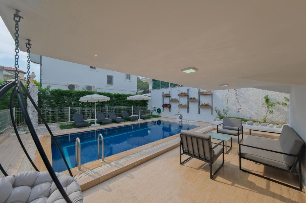 Merkezi Dogayla Ic Ice 4+2 White Villa Fethiye