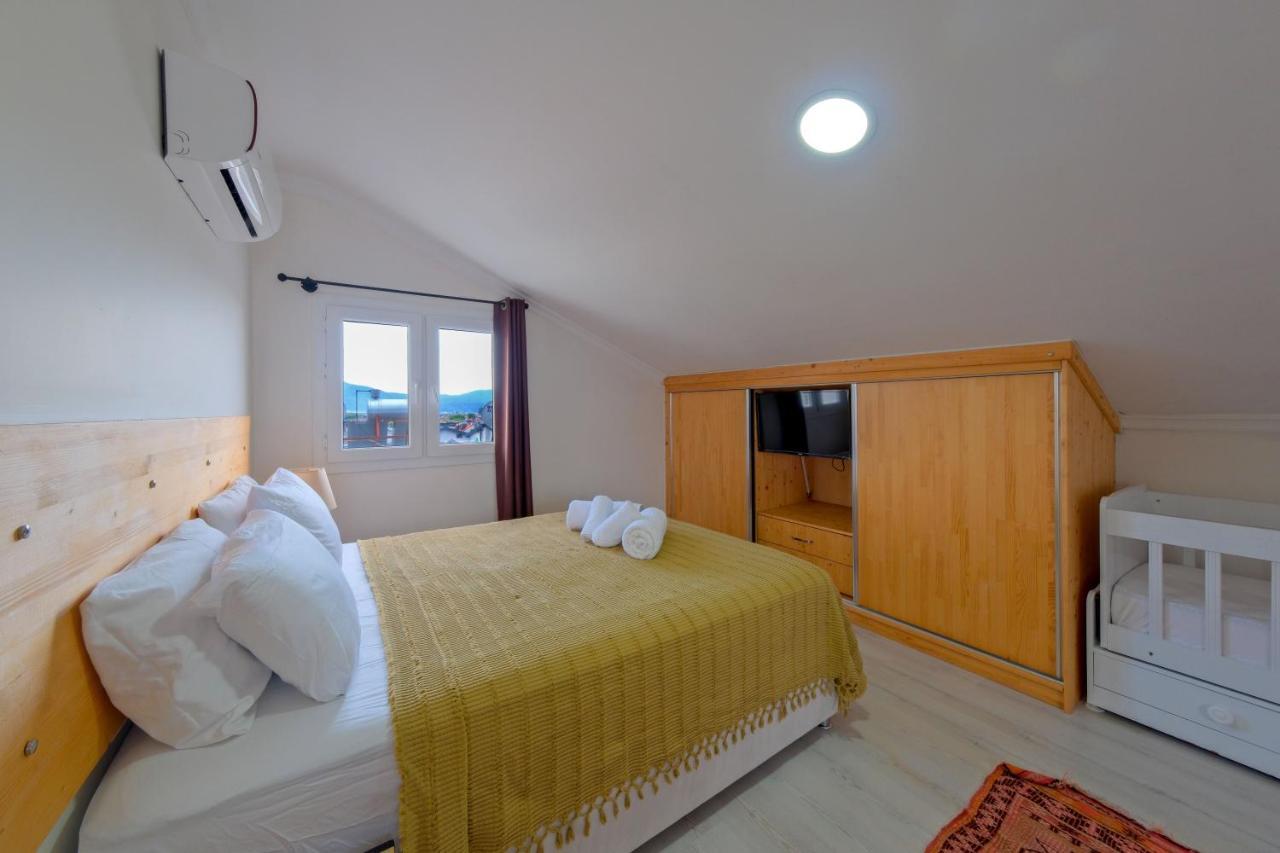 Merkezi Dogayla Ic Ice 4+2 White Villa *