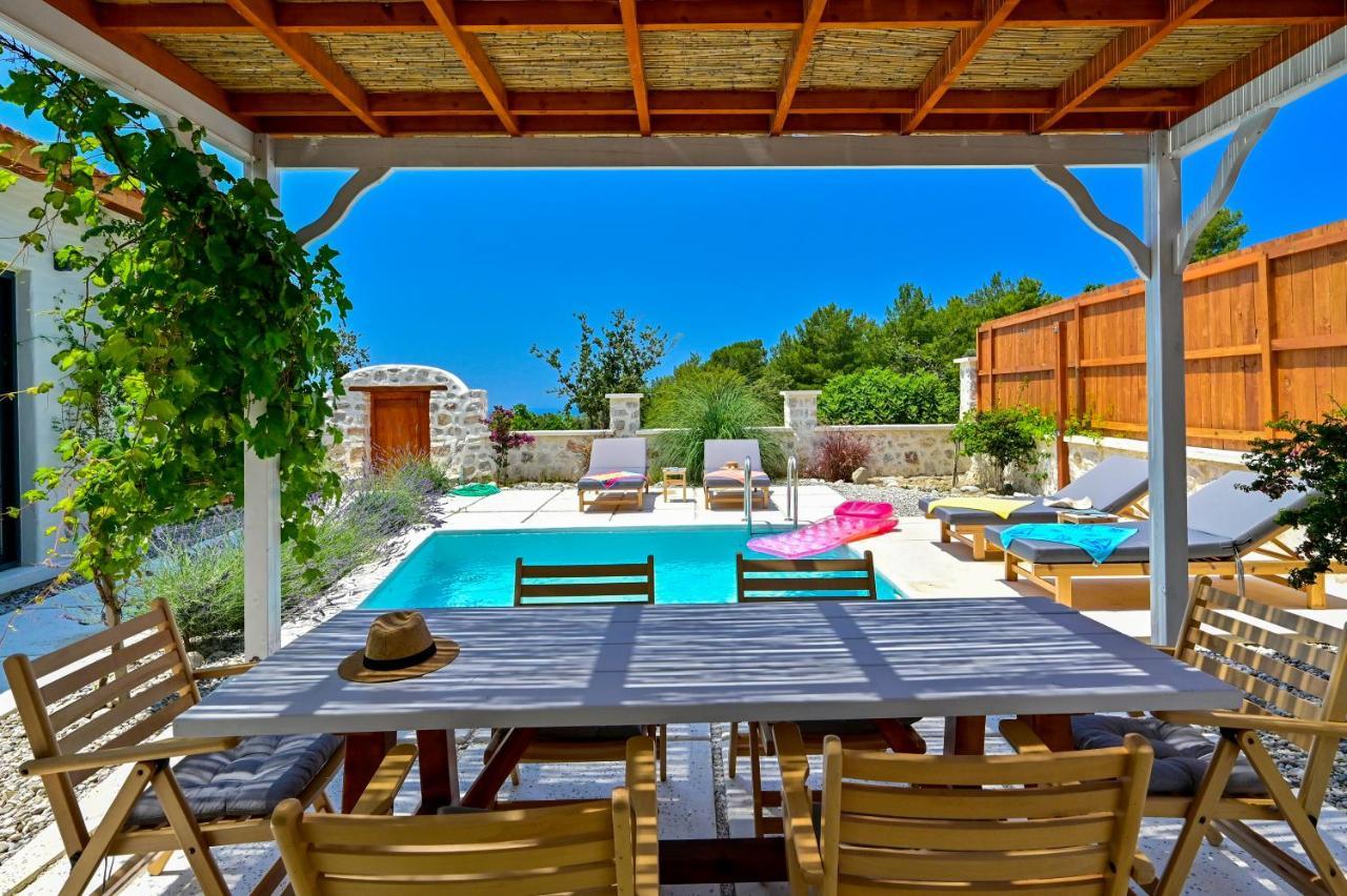 Sojoy Allure Apartment