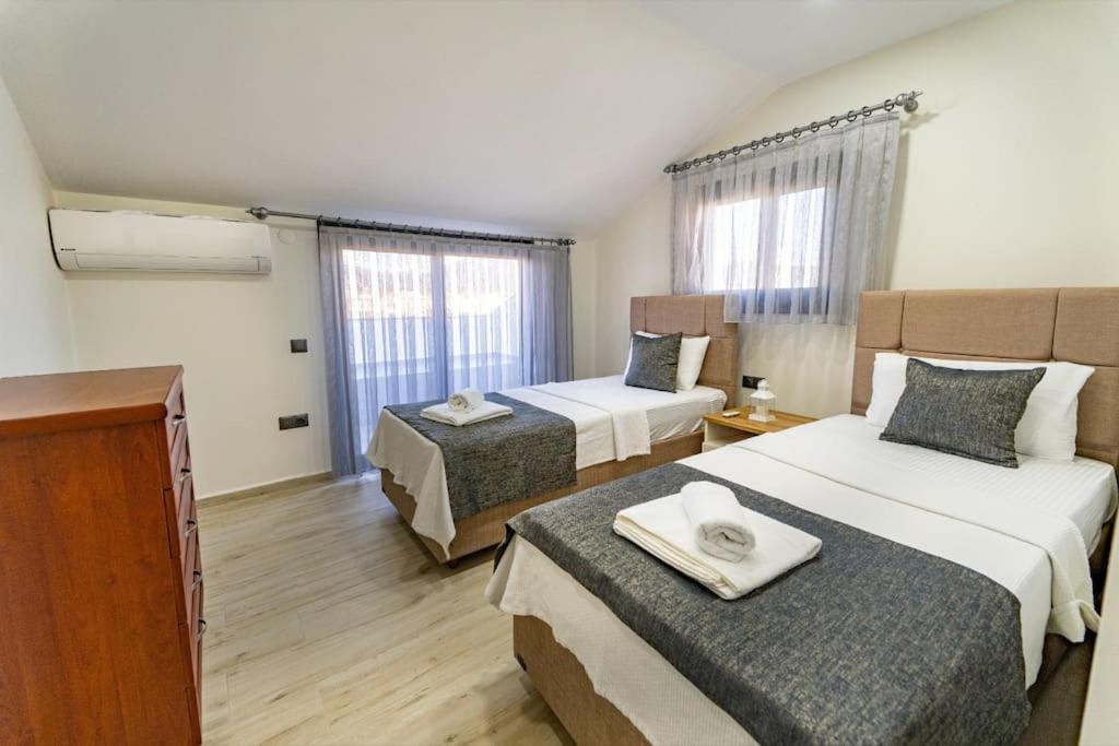 Villa Merkezde Muhtesem Havuzlu Fethiye