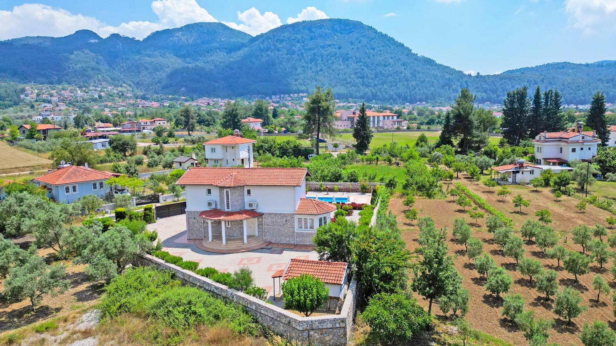 Estelle Fethiye