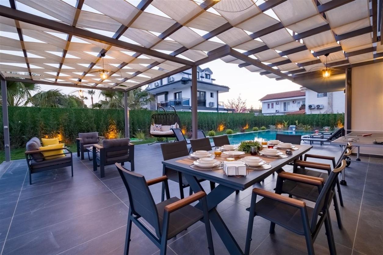 Calista 8 Kisilik Lueks Gezer Villa
